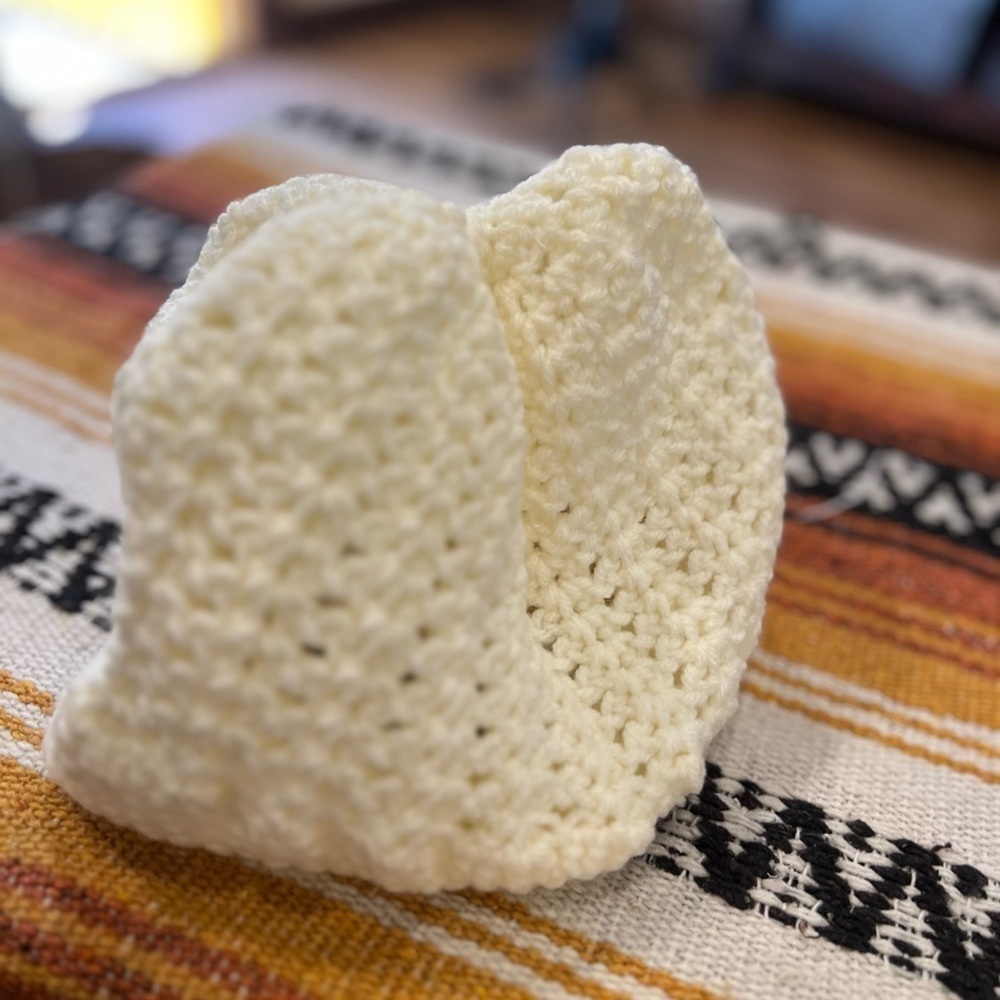 Crochet beanie hat in GUC - Picture 3 of 4